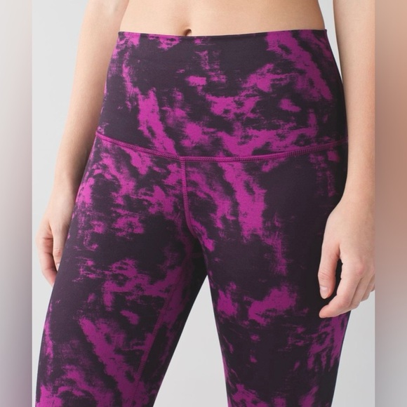 Lululemon Wunder Under Crop II Tie Dye Leggings Size 4 Regal Plum Black - Picture 4 of 11